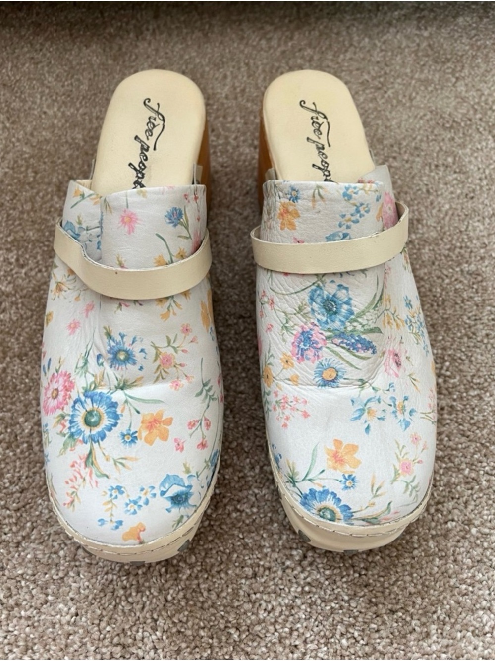 Free People “Calabasas” Leather Clogs